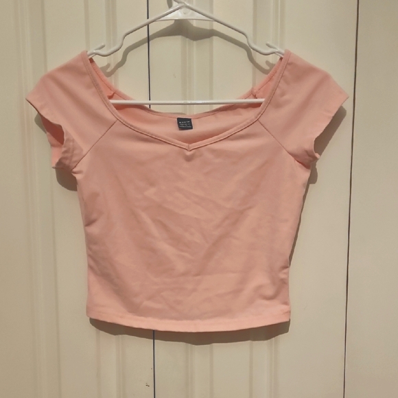 SHEIN Tops - SHEIN PINK TOP